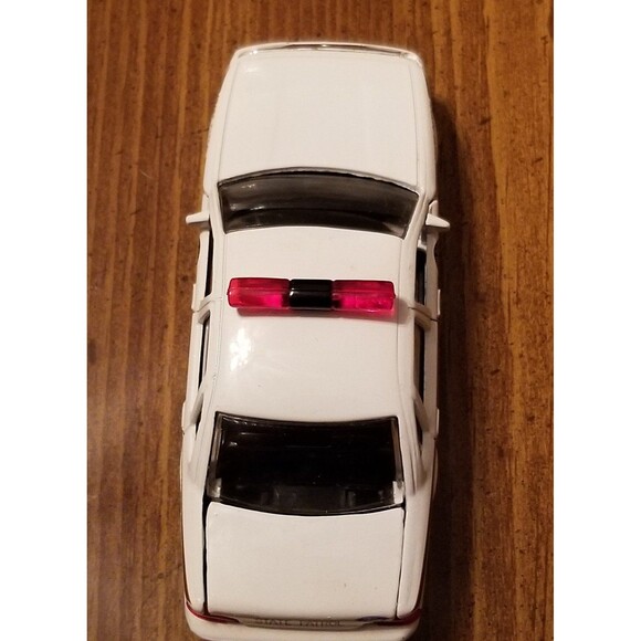 North Dakota State Patrol Road Champs die cast police car 1:43 scale - Picture 5 of 10